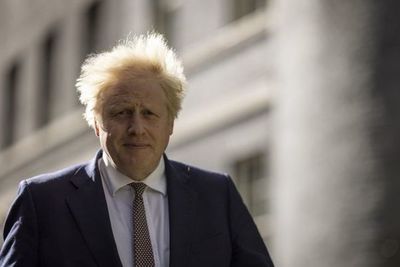 Boris Johnson dice que Reino Unido puede hablar con los talibanes