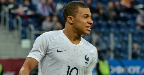 Un compañero de Mbappé “amenaza” con retenerlo a la fuerza en el PSG para que no se marche al Real Madrid - SNT