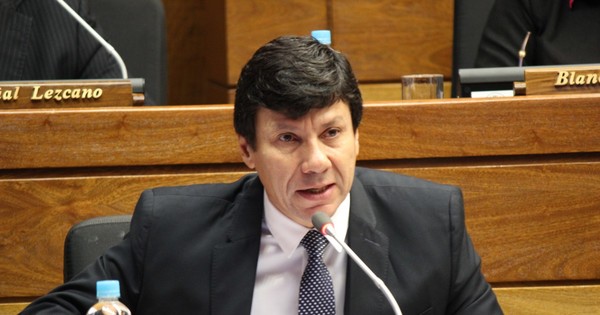 La Nación / Expresiones de Espínola se retrotraen a la época de la dictadura, opina diputado