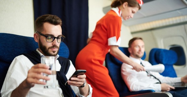 Azafata revela el truco para acceder gratis a primera clase en un avión - C9N