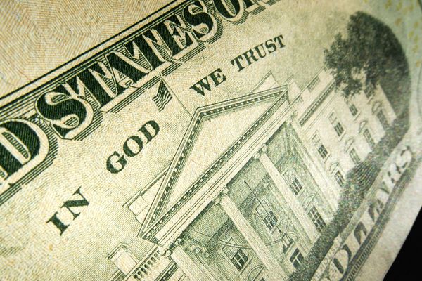 El dólar termina la semana en 6.941 guaraníes en el mercado mayorista