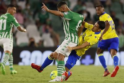 El Betis se topa con un serio y disciplinado Cádiz - Fútbol Internacional - ABC Color