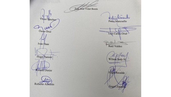Camioneros levantan paro tras conseguir acuerdo