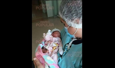 Su bebé nació por cesárea, pero la mami tuvo que esperar dos meses para verla