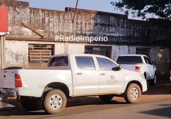 Allanan vivienda en búsqueda de presunto feminicida