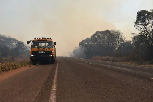 Inconsciencia sigue generando incendios, lamentan bomberos - Ancho Perfil - ABC Color