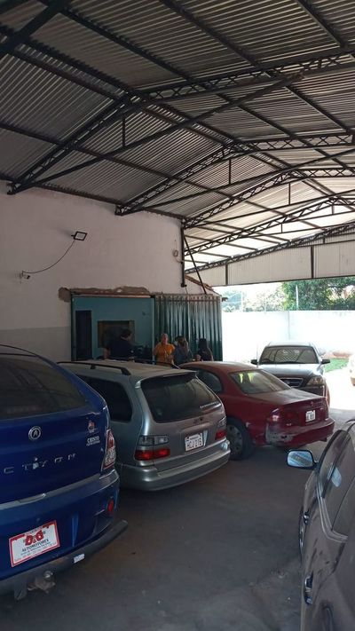 Asesinan a puñaladas a propietario de taller mecánico en San Lorenzo - Nacionales - ABC Color