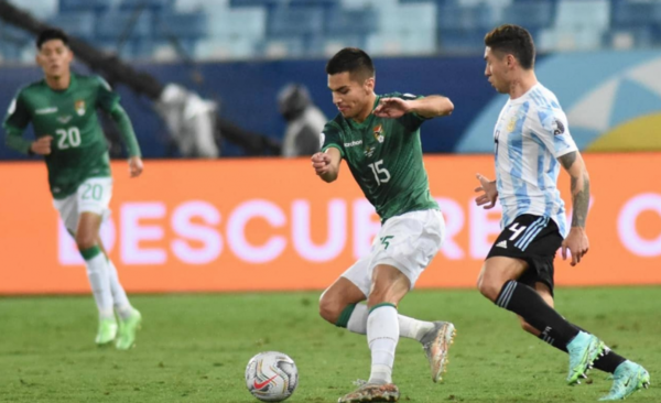 Diario HOY | Farías cita a 25 futbolistas para el combo triple