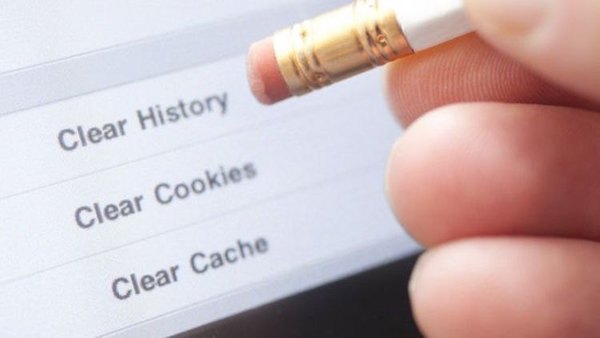 Crónica / Borran sus datos de internet para no ser pillados