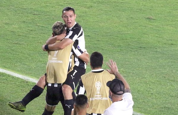 Crónica / LIBERTAD PARA SOÑAR