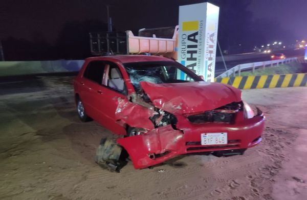 Circulando a los tumbos, camión sufrió desperfecto y ocasionó choque - Nacionales - ABC Color
