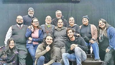 Drama  y  comedia convocan a salas de teatro de Asunción