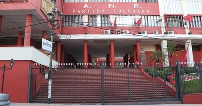 La Nación / Piden a los colorados no seguir transando con desestabilizadores