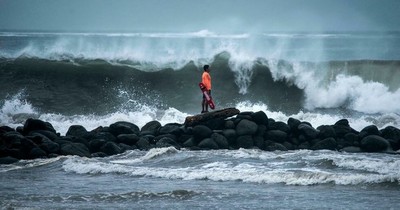 La Nación / Grace se convierte en huracán categoría 3 ante las costas de México