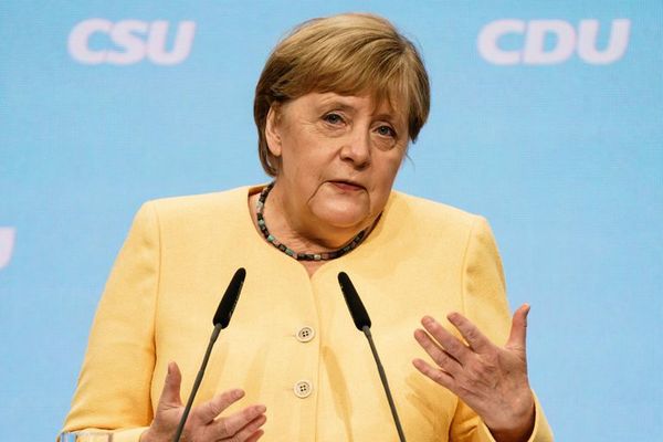 Merkel insta a reflexionar sobre el fracaso de occidente en Afganistán - Mundo - ABC Color