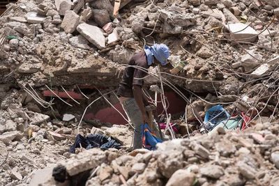 “Topos” mexicanos buscan a supervivientes del sismo de Haití - Mundo - ABC Color