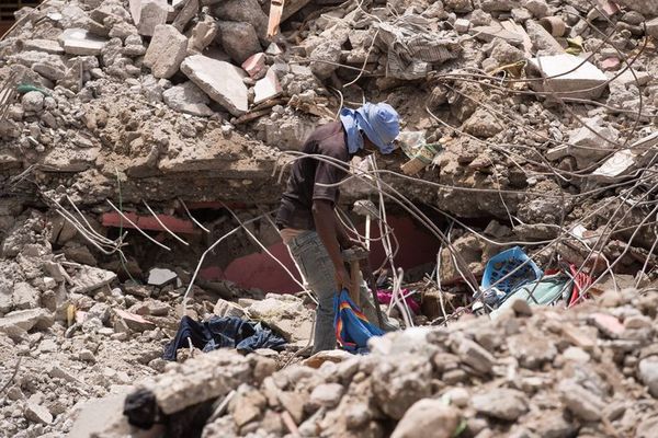 “Topos” mexicanos buscan a supervivientes del sismo de Haití - Mundo - ABC Color