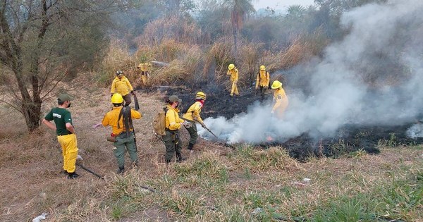 La Nación / Bomberos Voluntarios aclaran que no están solicitando donativos