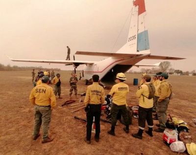 SEN y bomberos se preparan para combatir incendio que se acerca desde Bolivia