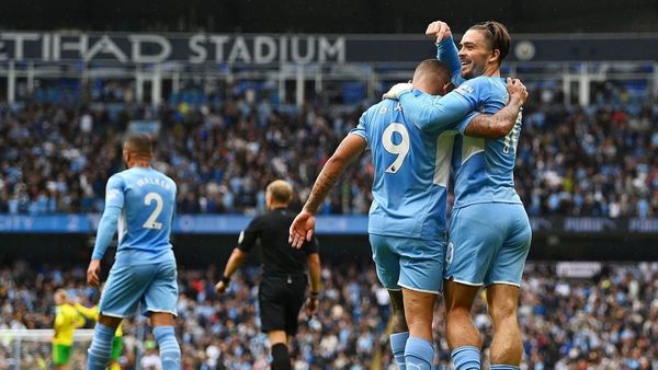Manchester City arrolla y Grealish se estrena