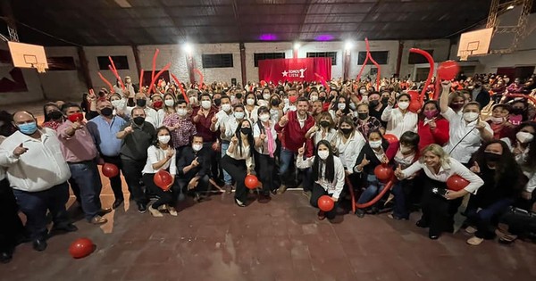 La Nación / Damas coloradas apoyan candidatura de Fernando Ramírez en Pilar