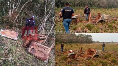 INVESTIGADORES HALLAN RESTOS DE UN VEHÍCULO EN UN CAMPO. 