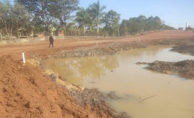 Diario HOY | Intervienen relleno de la naciente del río Ypané para hacer un barrio cerrado