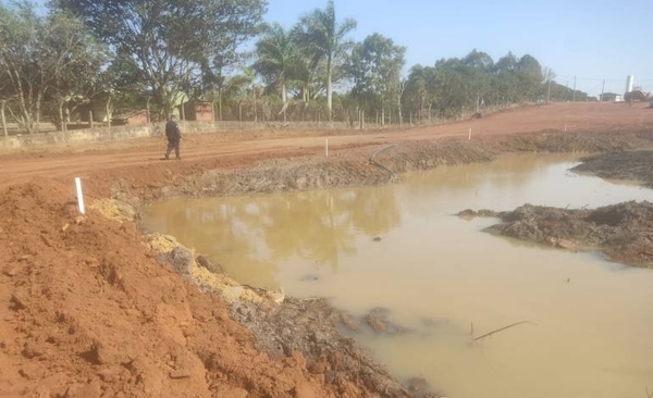 Diario HOY | Intervienen relleno de la naciente del río Ypané para hacer un barrio cerrado