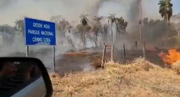 Incendio en el Parque Nacional Cerro Corá sigue sin poder controlarse - ADN Digital