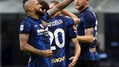 El Inter arrolla al Genoa con gol y asistencia de Vidal