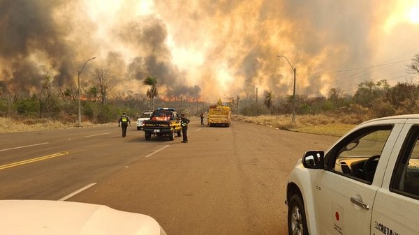 Incendio forestal fuera de control en Parque Cerro Corá | Noticias Paraguay