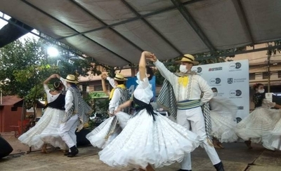 Diario HOY | Asufolclore: Feria y shows artísticos en la Plaza O’leary