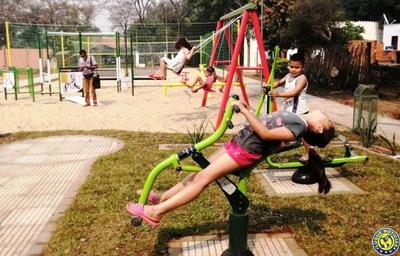 Plaza con área de recuperación “Post Covid-19” causa furor en Luque •