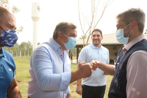 Varios gobernadores respaldan candidatura a senador de Carlos Arrechea