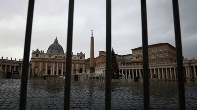 Vaticano sanciona a arzobispo polaco por encubrir pedofilia