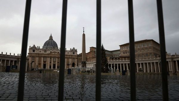 Vaticano sanciona a arzobispo polaco por encubrir pedofilia