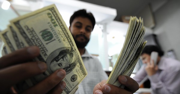 La Nación / Dólar permanece alto en los últimos 45 días dentro del mercado