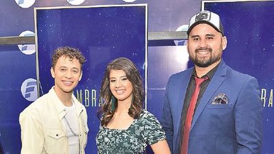 Alfombra azul de la final del Canta Conmigo Py