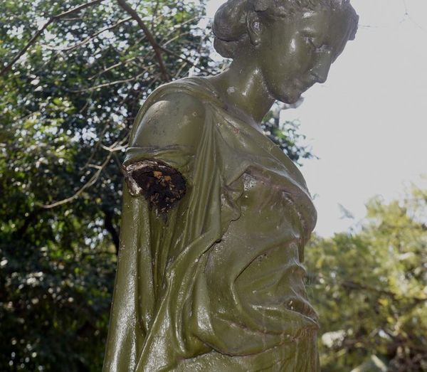 Piezas parisinas, abandonadas en medio de cloacas asuncenas - Nacionales - ABC Color