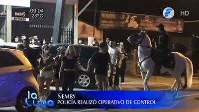 Policía realiza controles nocturnos en Ñemby por restricción horaria
