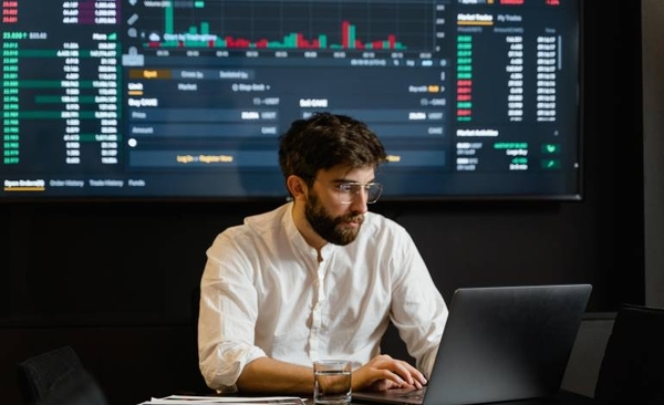 Diario HOY | El mundo del análisis de datos: transformar la vida de las personas y de los negocios
