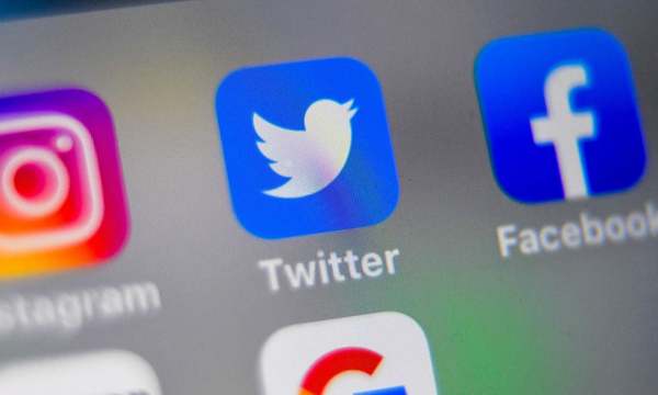 Los gigantes de las redes sociales frente al dilema de los talibanes