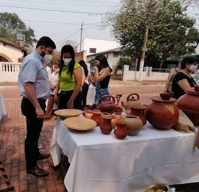 En marcha «Ñai’ūpo Rape: el caminar de las alfareras» en Yaguarón - Nacionales - ABC Color