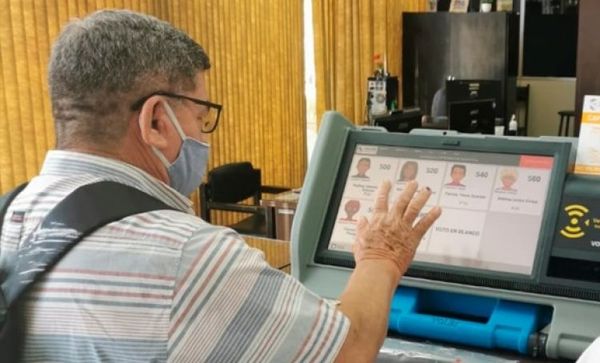 "La Máquina de Votación facilita al ciudadano elegir al candidato de su preferencia"