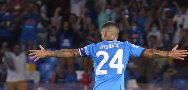 El Nápoles enseña los músculos ante el Venecia - Fútbol Internacional - ABC Color