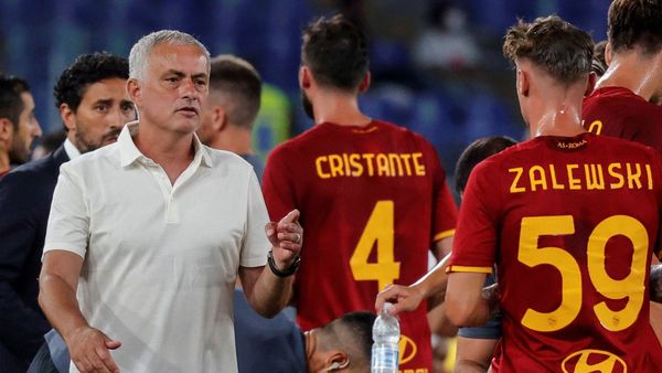 La Roma de Mourinho arranca la Serie A con el pie derecho