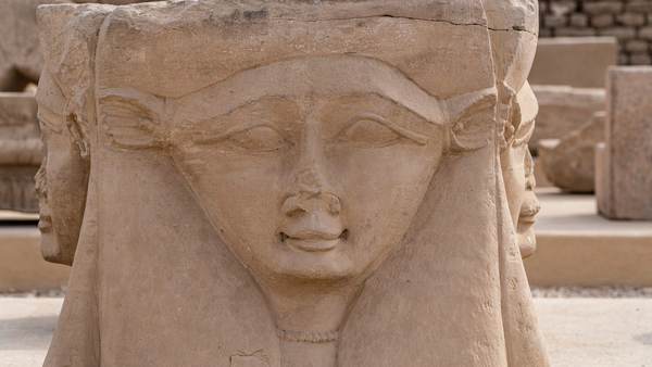 Encuentran en España un amuleto de la diosa egipcia Hathor de unos 3.000 años de antigüedad | Ñanduti