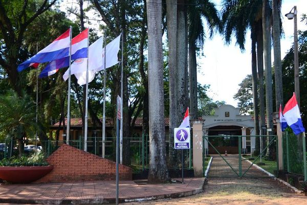Convocan licitación de G. 2.924 millones para asfalto en CDE - ABC en el Este - ABC Color