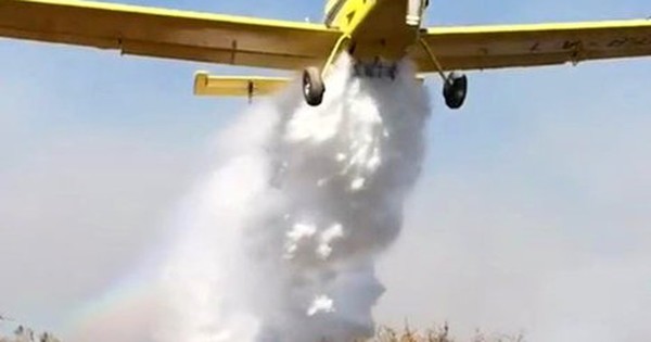 La Nación / Con avión hidrante intentan sofocar fuego en el parque Cerro Corá