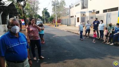 Habilitan asfaltados de estratégicas calles en el barrio la Encarnación •